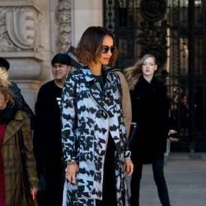 Sonia Rolland au Grand Palais lors du défilé Guy Laroche (collection printemps-été 2016). Paris, le 30 septembre 2015.