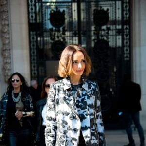 Sonia Rolland au Grand Palais lors du défilé Guy Laroche (collection printemps-été 2016). Paris, le 30 septembre 2015.