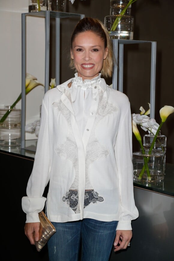 Lilou Fogli assiste au défilé Alexis Mabille (collection prêt-à-porter printemps-été 2016) au Pavillon Cambon. Paris, le 30 septembre 2015.