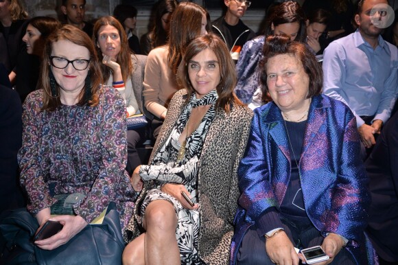 Glenda Bailey (Harper's Bazaar), Carine Roitfeld et Suzy Menkes (Vogue) assistent au défilé Vionnet (collection printemps-été 2016) au Couvent des Cordeliers. Paris, le 30 septembre 2015.