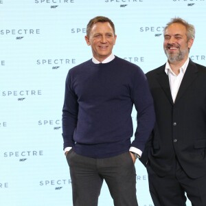 Daniel Craig, Sam Mendes - Photocall avec les acteurs de la 24e production du nouveau film de James Bond à Pinewood le 4 décembre 2014