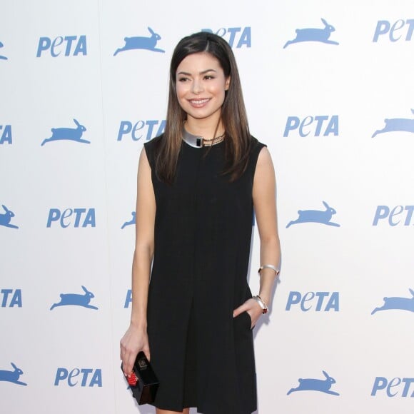 Miranda Cosgrove - Soirée de gala du 35ème anniversaire de la PETA à Los Angeles, le 30 septembre 2015.