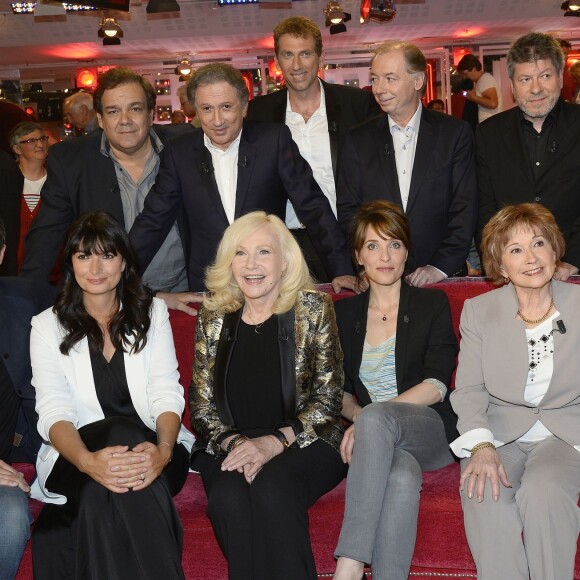 Arnaud Ducret, Valérie Perrin, Michèle Torr, Alix Poisson, Marion Game, Didier Bourdon, Michel Drucker, Thierry Garcia, Chevallier et Laspalès, Pierre-François Martin-Laval, Isabelle Nanty - Enregistrement de l'émission "Vivement Dimanche" à Paris le 27 mai 2015 et qui sera diffusée le 21 juin 2015. Invité principal Michèle Torr