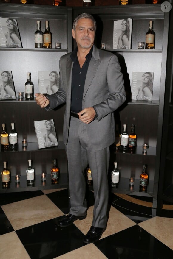George Clooney - À l'occasion du lancement de son livre, Cindy Crawford a organisé un évènement à Londres, en partenariat avec la marque de téquila de George Clooney à Londres. Le 1er octobre 2015