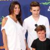 Hope Solo avec Brooklyn, Cruz et Romeo Beckham lors des Nickelodeon Kid's Choice Sports Awards à Westwood le 16 juillet 2015