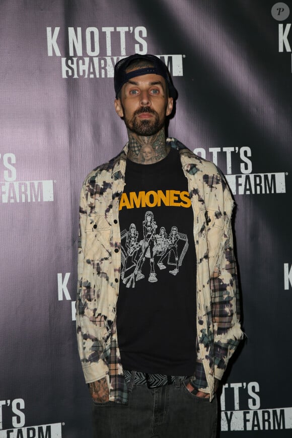 Travis Barker - People lors de la présentation de "Knott's Scary Farm Black" à Buena Park, Los Angeles, le 1er octobre 2015.