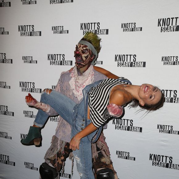Karina Smirnoff - People lors de la présentation de "Knott's Scary Farm Black" à Buena Park, Los Angeles, le 1er octobre 2015