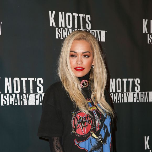 Rita Ora - People lors de la présentation de "Knott's Scary Farm Black" à Buena Park, Los Angeles, le 1er octobre 2015.