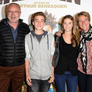 Olivier Baroux, sa fille Enya, sa femme Coralie et leur fils Boris - Avant-première du film "Les Nouvelles Aventures d'Aladin" au Grand Rex à Paris, le 6 octobre 2015.