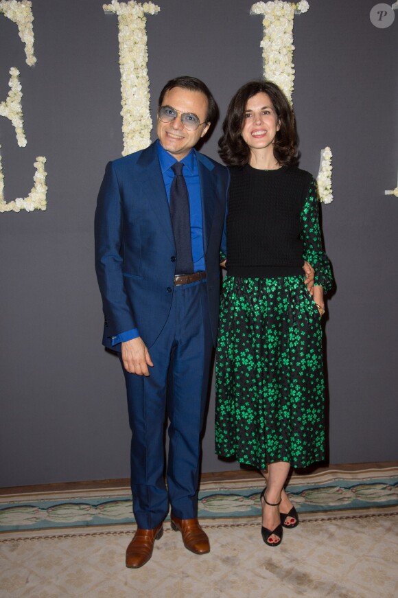 Le créatrice Vanessa Seward et son mari Bertrand Burgalat assistent à la soirée des 30 ans de l'édition américaine du magazine Elle et des 70 ans d'Elle France à l'Ambassade des États-Unis. Paris, le 6 octobre 2015.