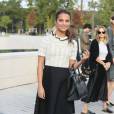 Alicia Vikander arrive à la Fondation Louis Vuitton pour assister au défilé Louis Vuitton (collection printemps-été 2016) Paris, le 7 octobre 2015.