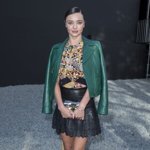 Miranda Kerr assiste au défilé Louis Vuitton (collection printemps-été 2016) à la Fondation Louis Vuitton. Paris, le 7 octobre 2015.