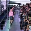 Photos : Fashion Week Paris : Miranda Kerr et Adèle Exarchopoulos : duo  glamour pour Louis Vuitton !