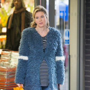 Renée Zellweger enceinte sur le tournage de Bridget Jones's Baby (Bridget Jones 3), à Woolwich, Londres, le 7 octobre 2015.