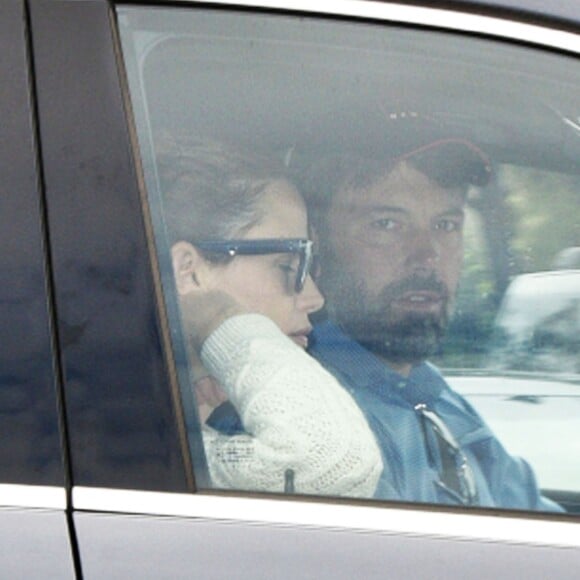 Ben Affleck et Jennifer Garner font du shopping avec leurs enfants Seraphina, Violet et Samuel à Pacific Palisades, le 4 octobre 2015