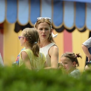 Exclusif - Ben Affleck et Jennifer Garner font l'effort d'amener leurs enfants à Disneyworld au lendemain de l'anniversaire de Ben à Orlando le 16 août 2015.