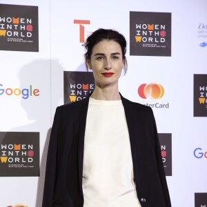 Erin O'Connor au sommet Women in the World à Londres, le 8 octobre 2015