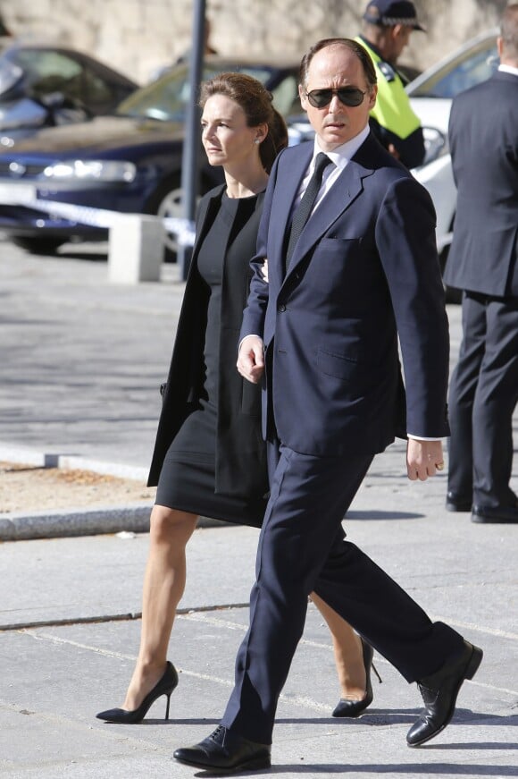 Le prince Constantin de Bulgarie et sa femme Maria Garcia de la Rasilla aux obsèques de l'infant Carlos, prince de Bourbon-Siciles et duc de Calabre, cousin germain de Juan Carlos Ier, le 8 octobre 2015 au monastère de l'Escurial au nord de Madrid.