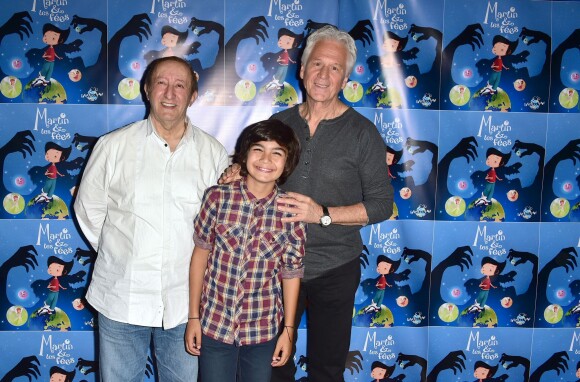 Idir (Hamid Cheriet), Paul Ventimila (The Voice Kids) et Gérard Lenorman, lors de la présentation de l'album du conte musical Martin et les fées, à l'hôtel de Sers à Paris le 8 octobre 2015.