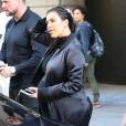 Exclusif - Kim Kardashian enceinte et son mari Kanye West à la sortie des auditions de American Idol à San Francisco, le 10 octobre 2015.