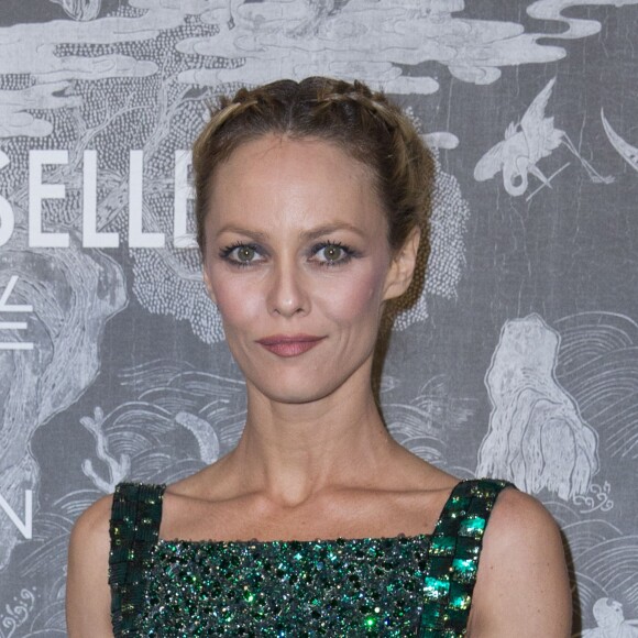 Vanessa Paradis - Photocall lors du vernissage de l'exposition "Mademoiselle Privé" à la Galerie Saatchi à Londres, le 12 octobre 2015.