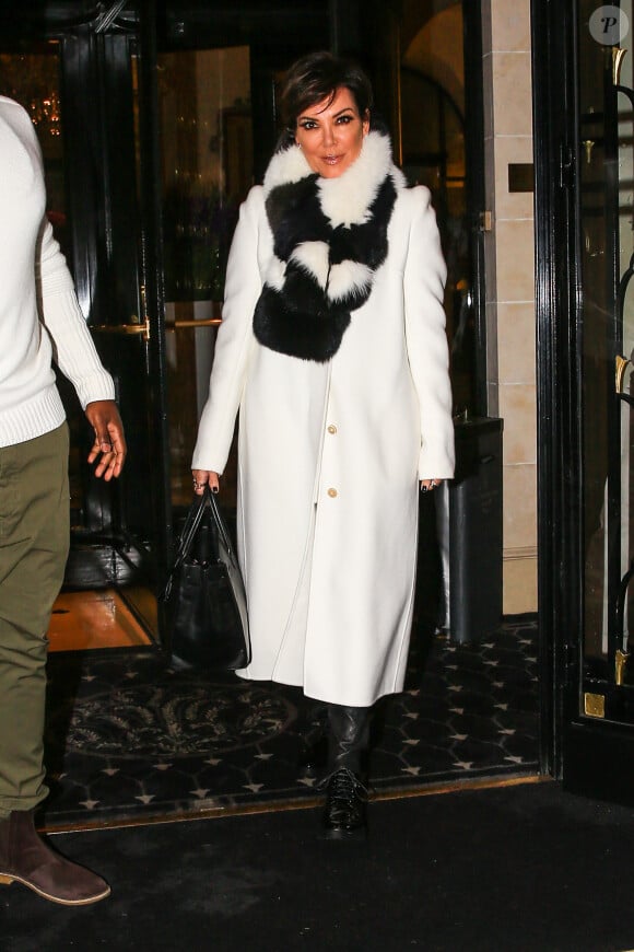 Exclusif - Kris Jenner arrive à une soirée privée à Paris, le 5 octobre 2015.