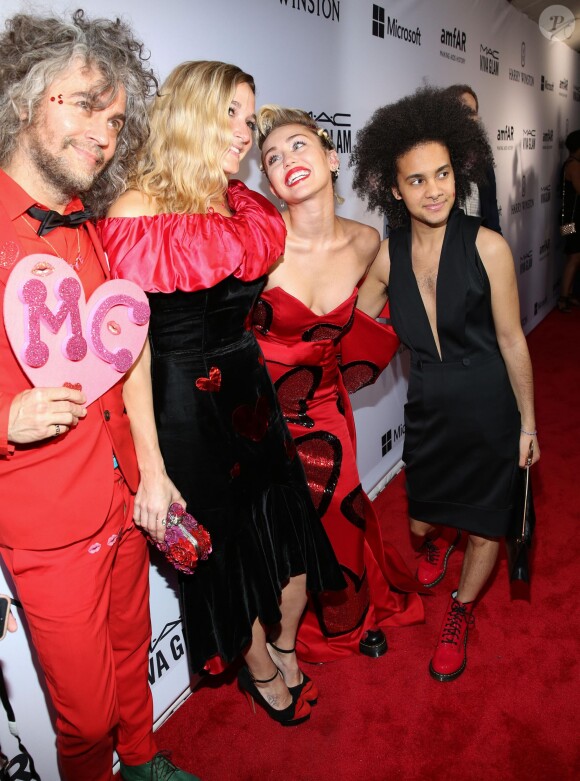 Wayne Coyne, Katy Weaver, Miley Cyrus, Tyler Ford - Gala "AmfAR Inspiration Gala" à New York, le 16 juin 2015.