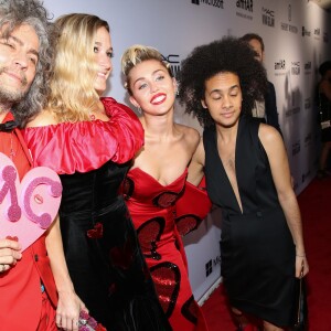 Wayne Coyne, Katy Weaver, Miley Cyrus, Tyler Ford - Gala "AmfAR Inspiration Gala" à New York, le 16 juin 2015.