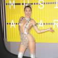 Jamais à court d'idées, Miley Cyrus a l'intention de se produire dans le plus simple appareil pour un show nudiste où le public sera lui aussi tout nu.