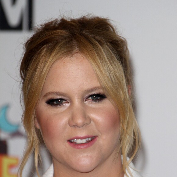 Amy Schumer - Press Room des "MTV Movie Awards 2015" à Los Angeles, le 12 avril 2015.  The 2015 MTV MOVIE AWARDS Press Room held at the Nokia Theatre in Los Angeles, California on 4/12/15.12/04/2015 - Los Angeles