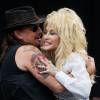 Dolly Parton et Richie Sambora au festival de Glastonbury, le 29 juin 2014.