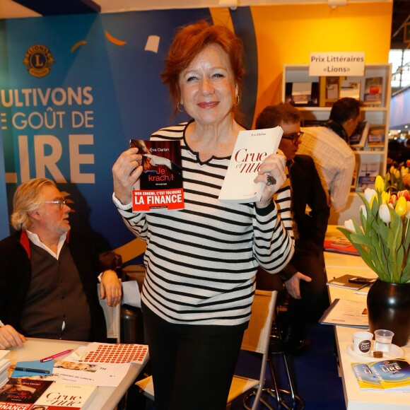 Eva Darlan - Salon du livre à la porte de Versailles à Paris le 22 mars 2015.