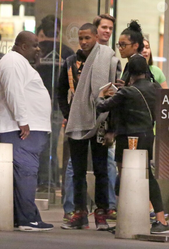Les enfants de Lamar Odom, Lamar Jr. et Destiny, à leur hôtel de Las Vegas où est hospitalisé leur père Lamar Odom à l'hôpital Sunrise, le 16 octobre 2015