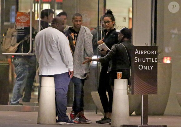 Les enfants de Lamar Odom, Lamar Jr. et Destiny, à leur hôtel de Las Vegas où est hospitalisé leur père Lamar Odom à l'hôpital Sunrise, le 16 octobre 2015