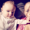 Stéphanie Clerbois (Secret Story 4) et son fils Lyam. Le petit blond aux yeux bleus est le portrait craché de sa mère. Août 2015.