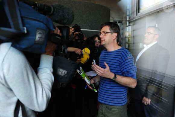 Chard face à la presse dans les locaux de Charlie Hebdo à Paris, le 19 septembre 2012