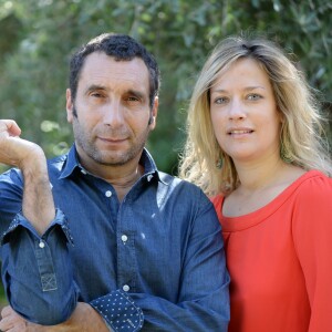 Exclusif - Zinédine Soualem et sa compagne Caroline Faindt participent aux premières vendanges de Marrakech, le 10 octobre 2015.