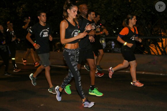 Le top Izabel Goularta participé à un run à Sao Paulo, le 18 octobre 2015