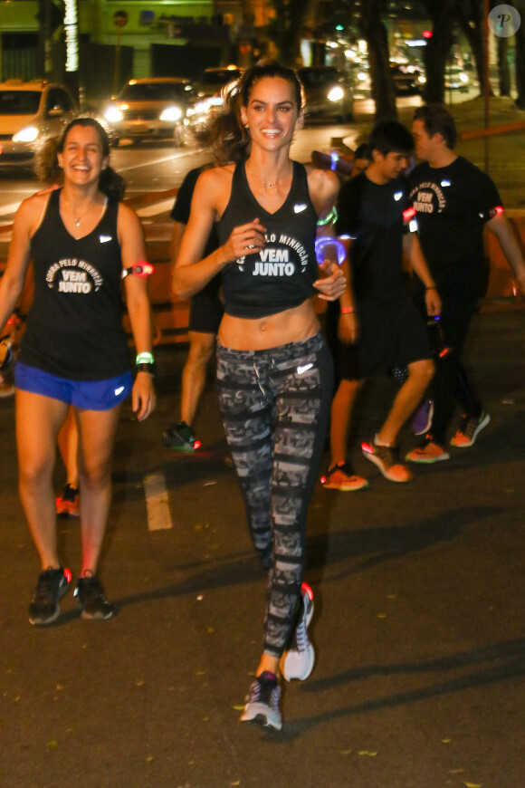 Le top Izabel Goularta participé à un run à Sao Paulo, le 18 octobre 2015