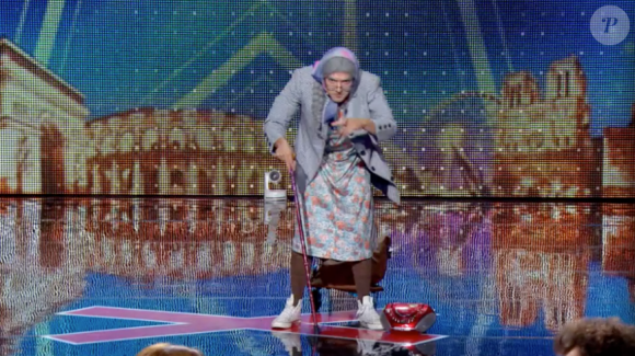 Mémé Gangsta, dans La France a un incroyable talent (saison 10, épisode 1), le mardi 20 octobre 2015 sur M6.