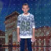 Le jeune Hanoï face au jury, dans La France a un incroyable talent (saison 10, épisode 1), le mardi 20 octobre 2015 sur M6.