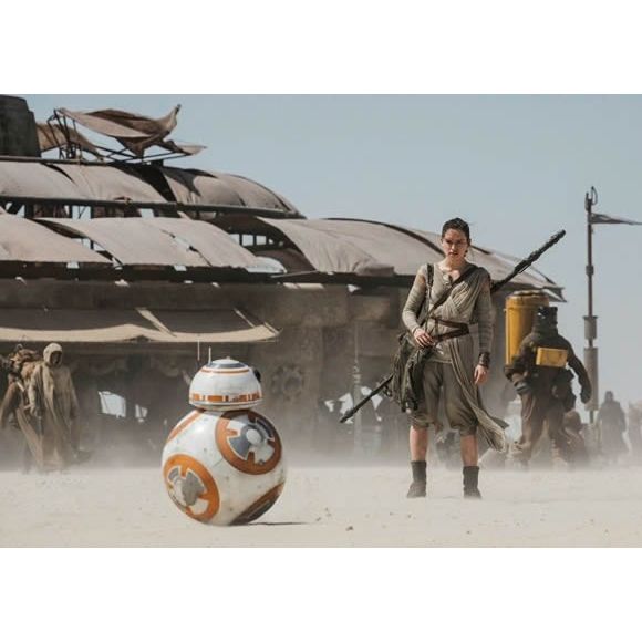 Daisy Ridley dans Star Wars – Le Réveil de la Force.