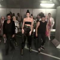 Kendall Jenner danseuse sexy pour Balmain