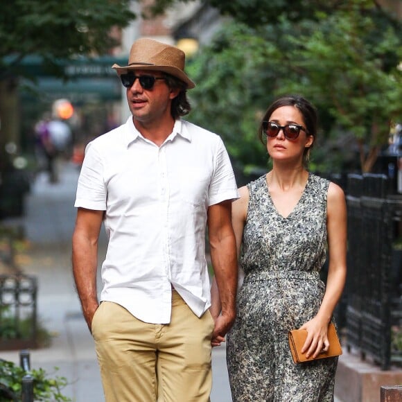 Rose Byrne et Bobby Cannavale dans les rues d'East Village, New York, le 29 juillet 2015