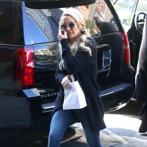 Kate Hudson devant son hôtel à New York, le 20 octobre 2015