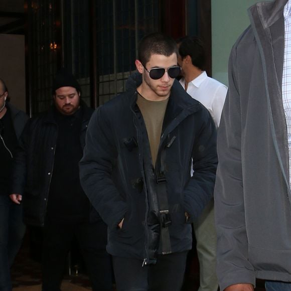 Nick Jonas à la sortie de son hotel à New York, le 20 octobre 2015.