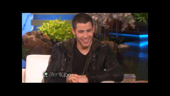 Nick Jonas sur le plateau de l'émission d'Ellen DeGeneres le 22 octobre 2015