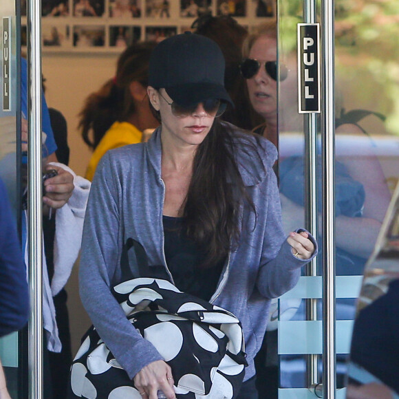 Victoria Beckham et son mari David Beckham sortent de leur séance de gym au Soul Cycle à Los Angeles, le 20 octobre 2015.