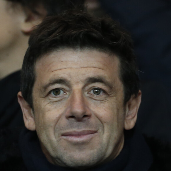 Patrick Bruel lors de la victoire du Paris Saint-Germain sur Saint-Etienne, le 25 octobre 2015 au Parc des Princes à Paris