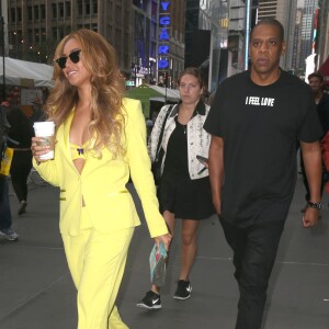 Beyonce Knowles se promène avec son mari Jay-Z dans les rues de New York, le 20 mai 2015